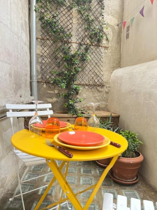 "La Maison Jaune" Arles Centre Terrasse Zewnętrze zdjęcie